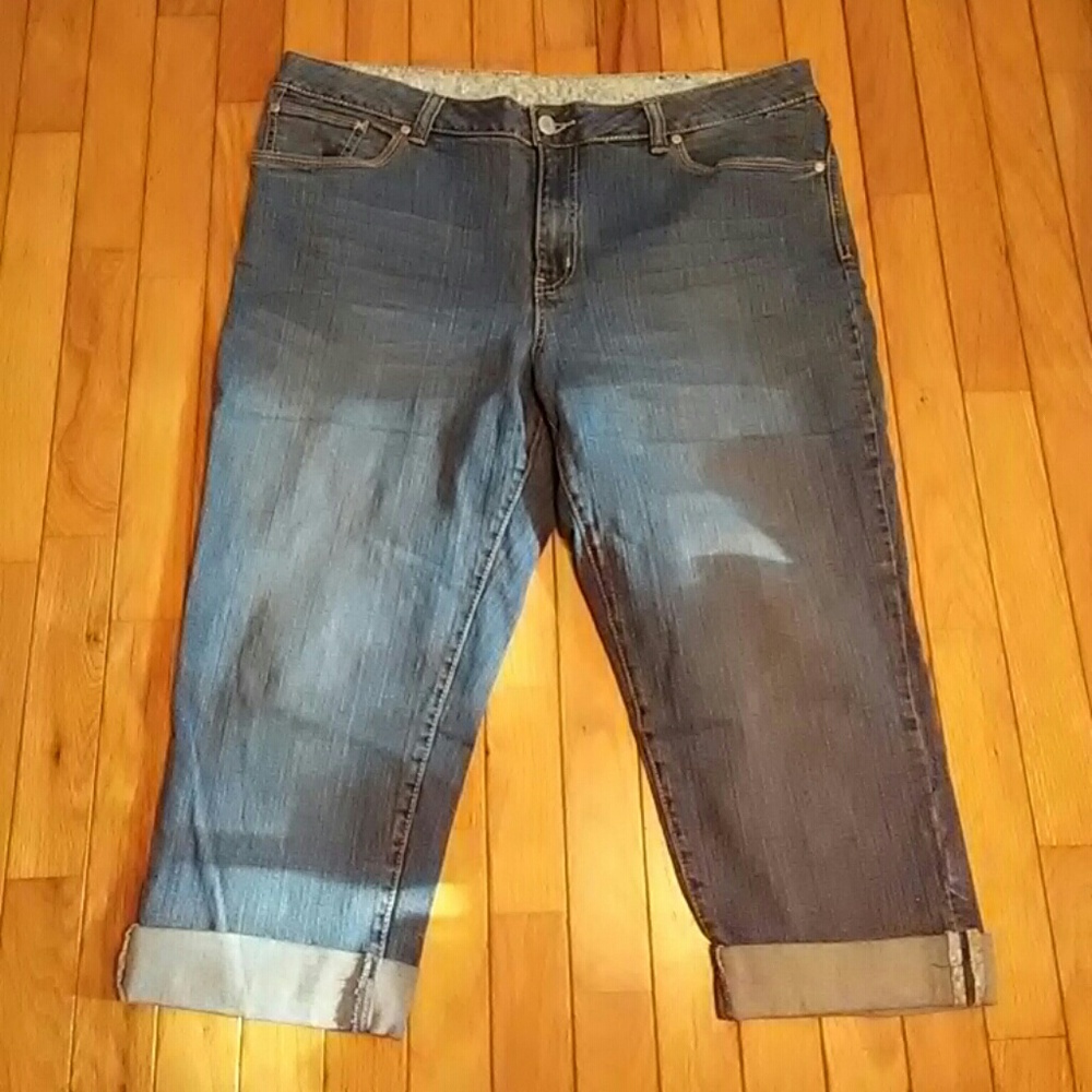 Women's jean capris